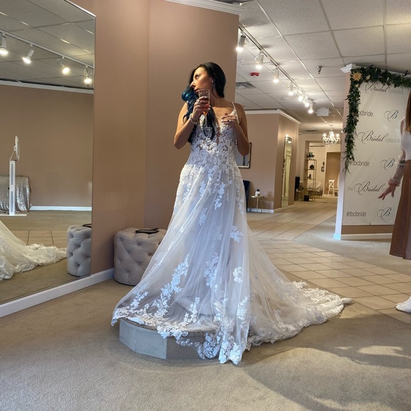 Sanibel Sophie James Wedding Dress - Picture 4 of 4